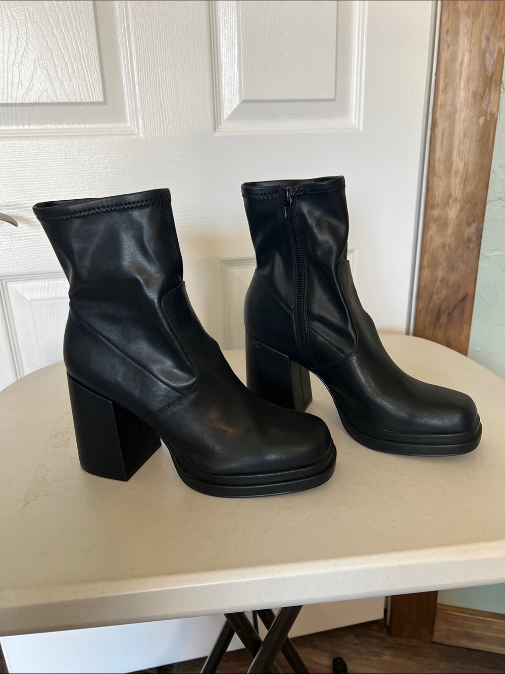 Steve Madden Black Square-Toe Block Heel Ankle Boots - Picture 2 of 7